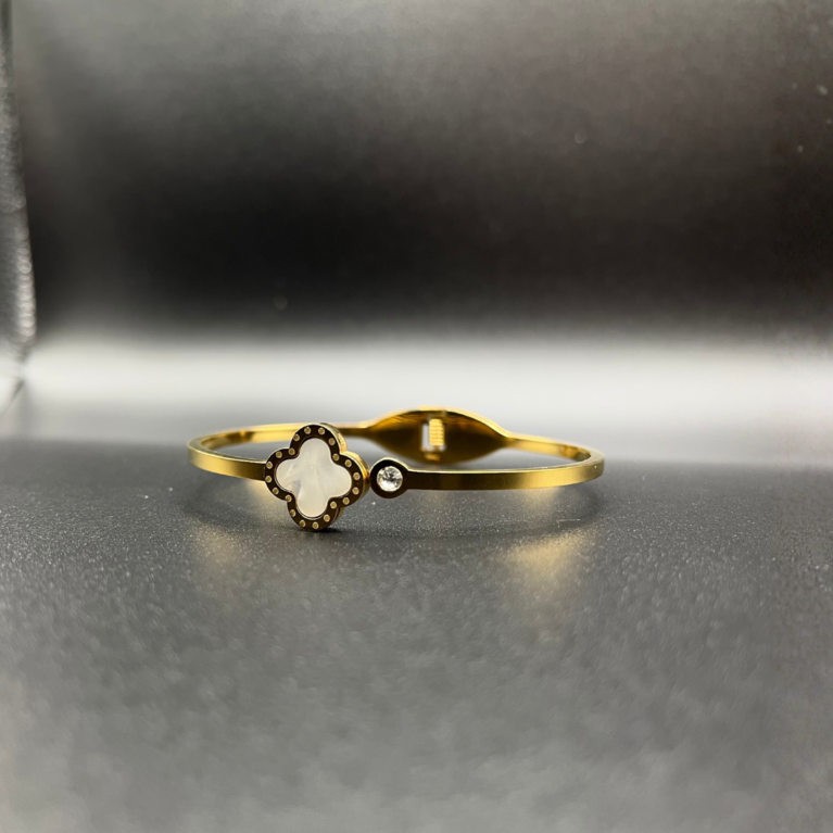 Ivory Clover Charm Bracelet