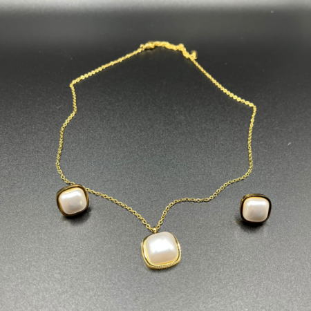 HaloWing Gold Locket Set