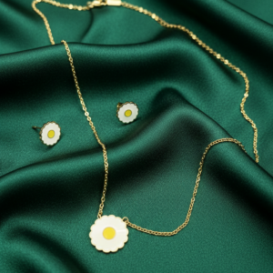 DaisyGlow Gold Pendant Set