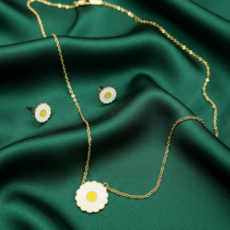 DaisyGlow Gold Pendant Set