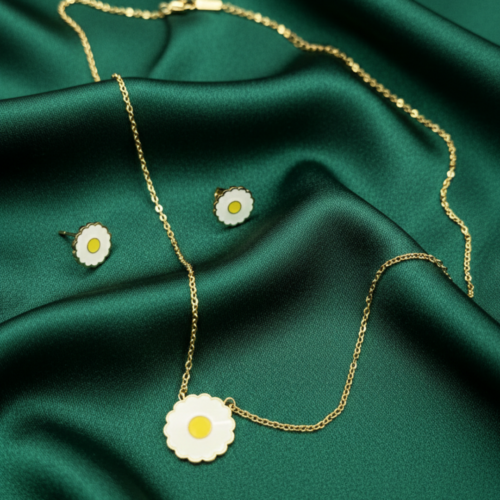 DaisyGlow Gold Pendant Set