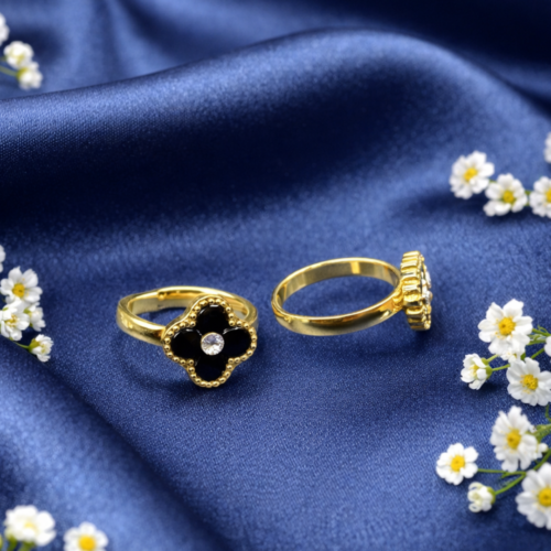 Nayara Noir Clover Ring