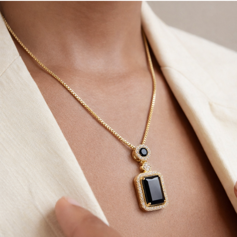 Noir Royale Pendant
